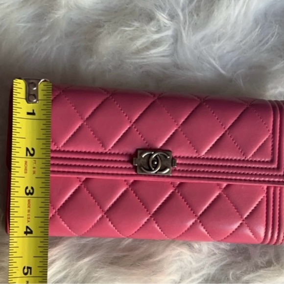 Chanel | Women’s Pink Lambskin Diamond Quilted Boy Flap Long Leather Wallet Lux - Picture 14 of 17
